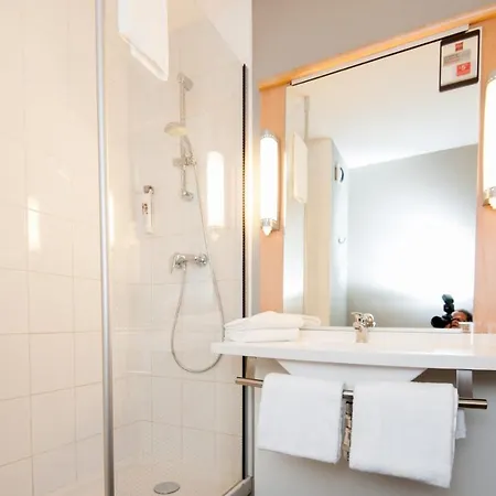 Hotel Ibis Car Ferry 3*