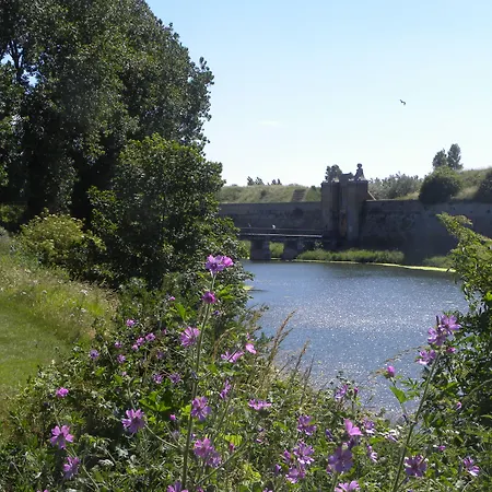 Ibis Car Ferry Ξενοδοχείο