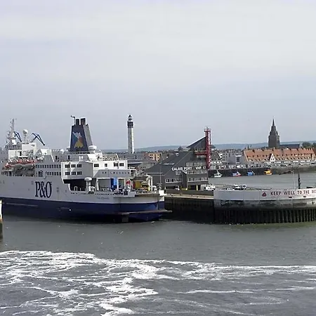 Ibis Car Ferry كاليه