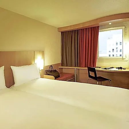 Ibis Car Ferry 3* كاليه