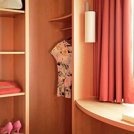 Ibis Car Ferry Hotel 3*