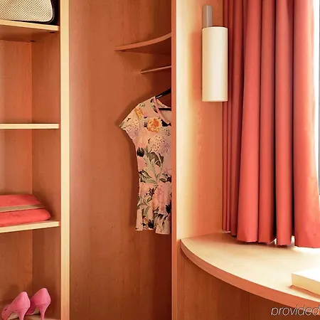 Ibis Car Ferry Hotell 3*