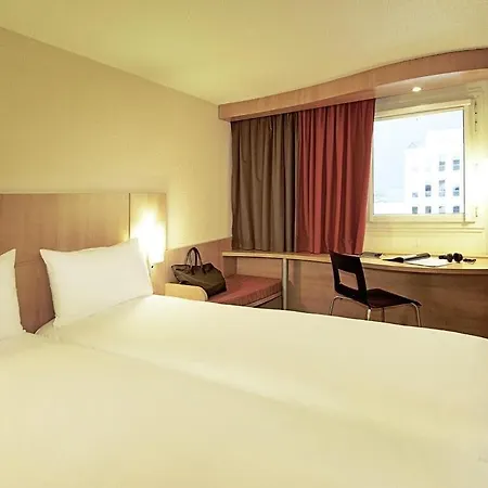 Ibis Car Ferry Отель 3*