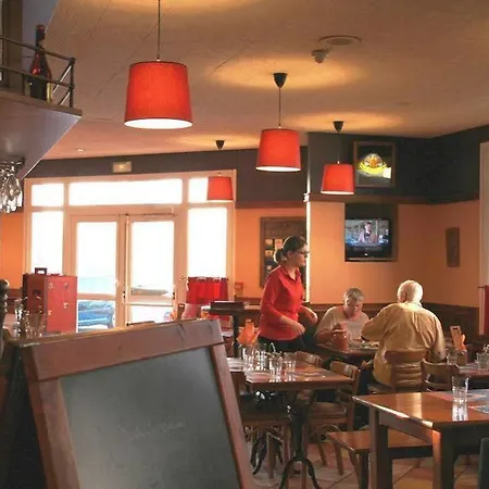 宜必思加莱汽车渡轮酒店 3*
