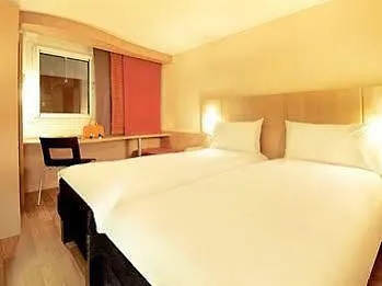 Ibis Car Ferry Hotell 3*
